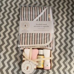 Burt’s bees baby pink girl bath bundle NWT